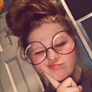 Meet your Posher, Elisa